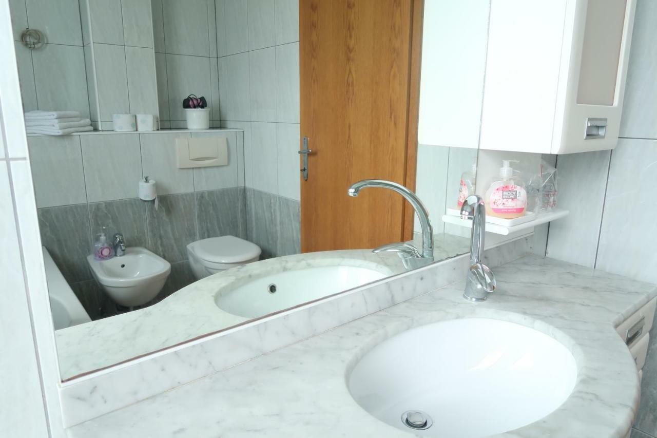 Apartment Casa Podstrana Bagian luar foto