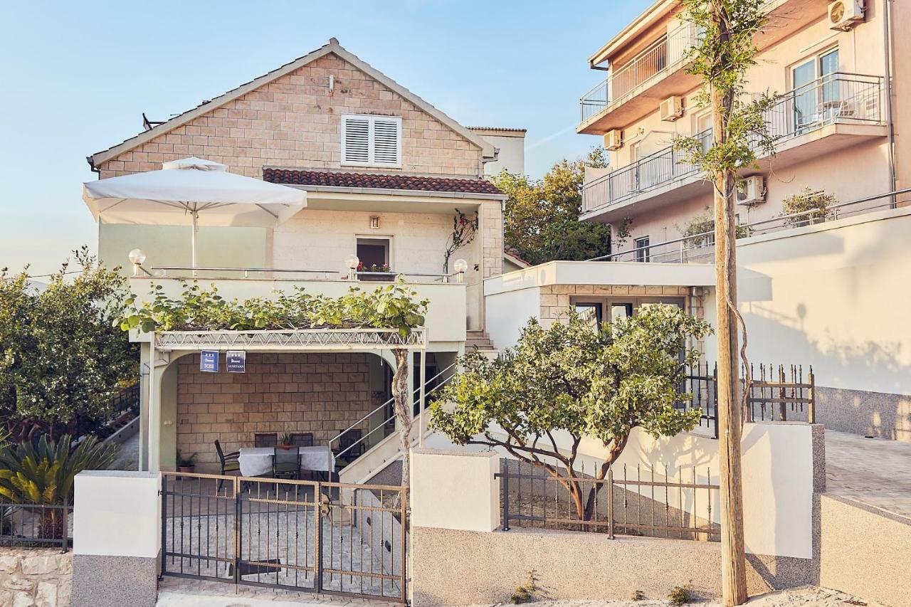 Apartment Casa Podstrana Bagian luar foto