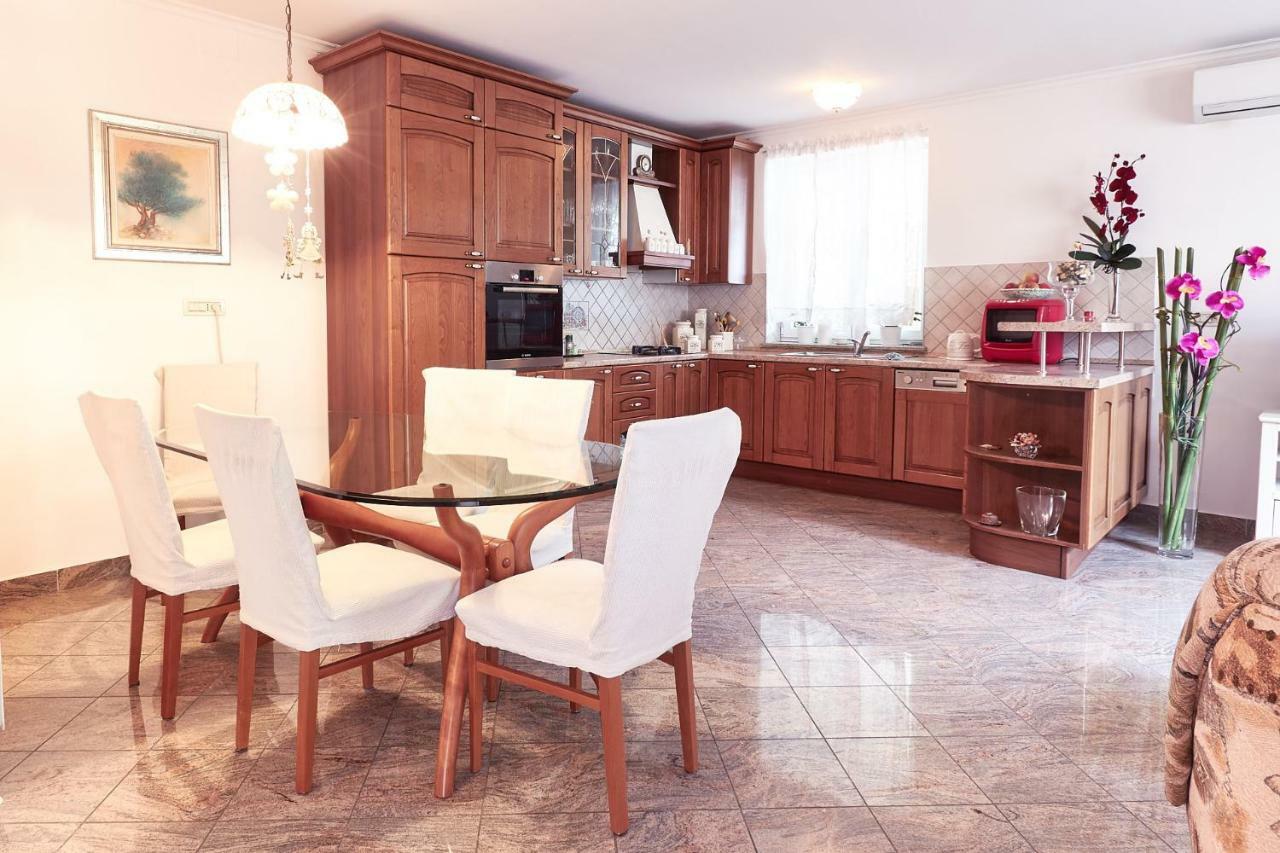 Apartment Casa Podstrana Bagian luar foto