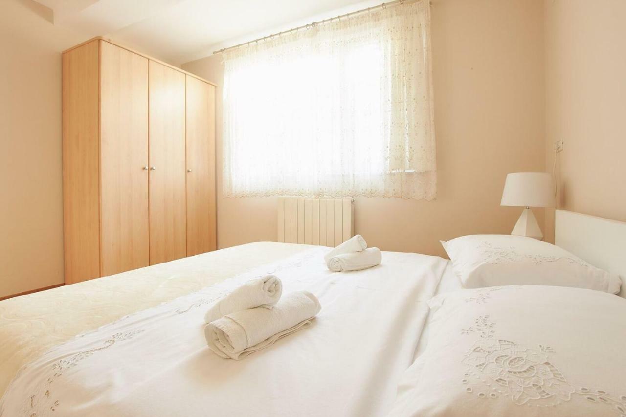 Apartment Casa Podstrana Bagian luar foto