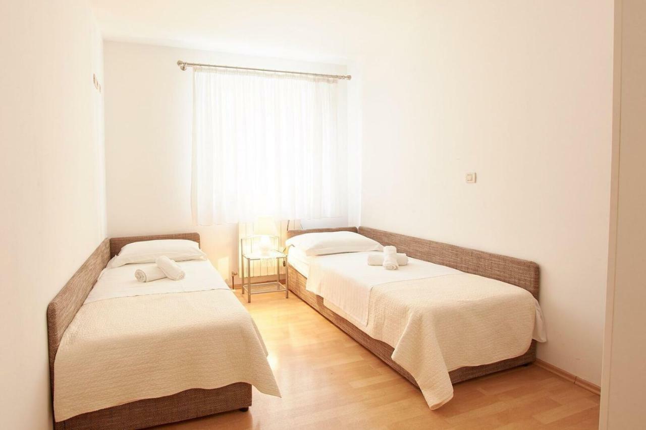 Apartment Casa Podstrana Bagian luar foto