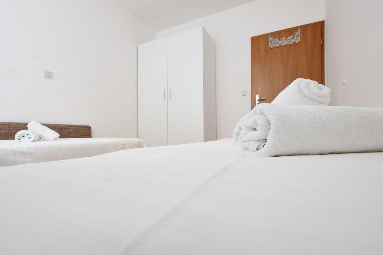 Apartment Casa Podstrana Bagian luar foto